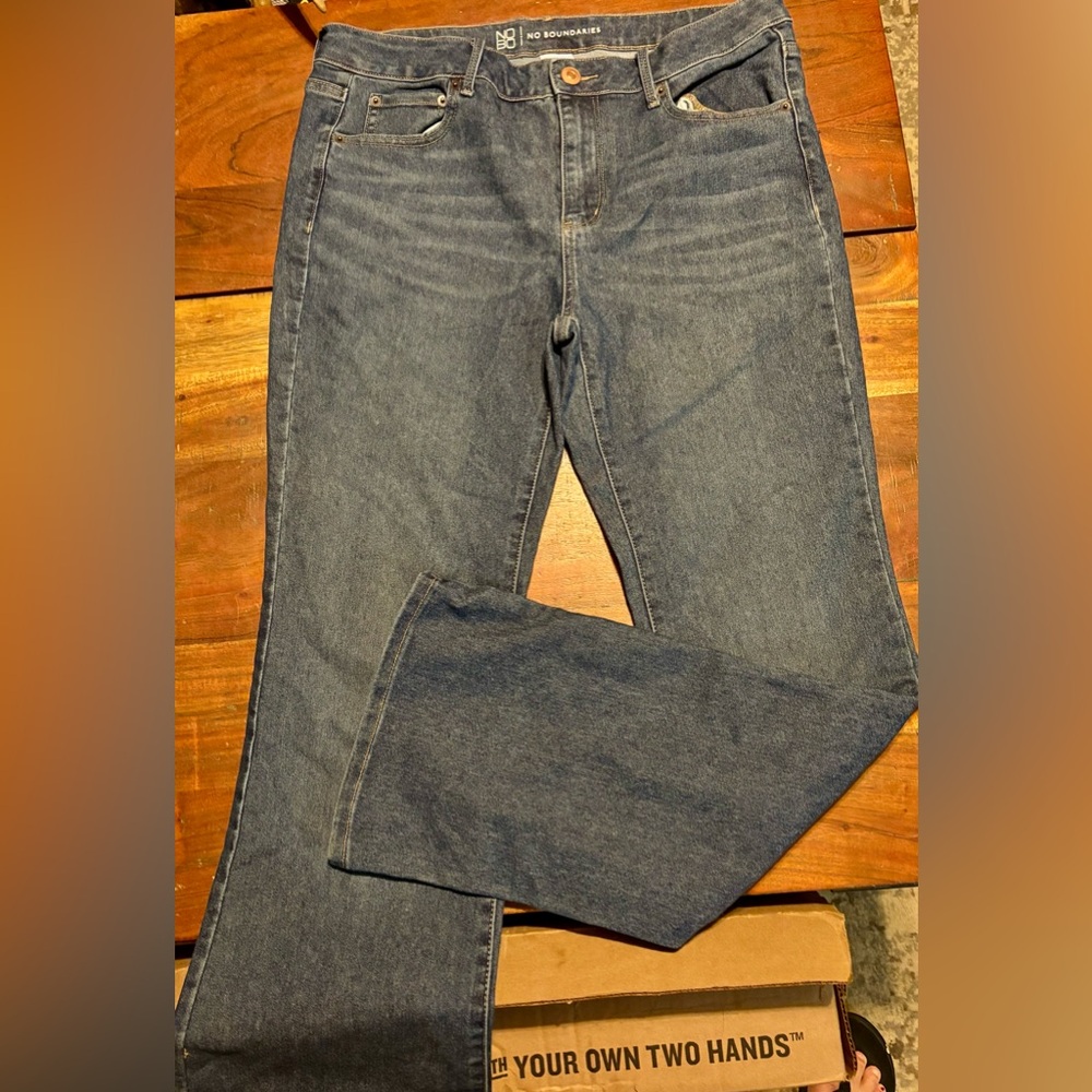 NWOT No Boundaries Jeans